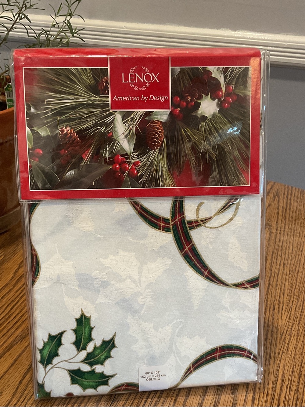 NWT Lenox tablecloth